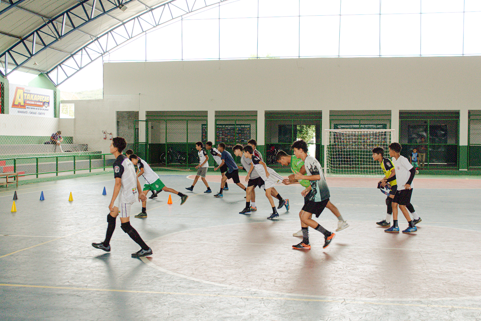 Esporte nas férias aulas de Futsal sede de Jacaraci.